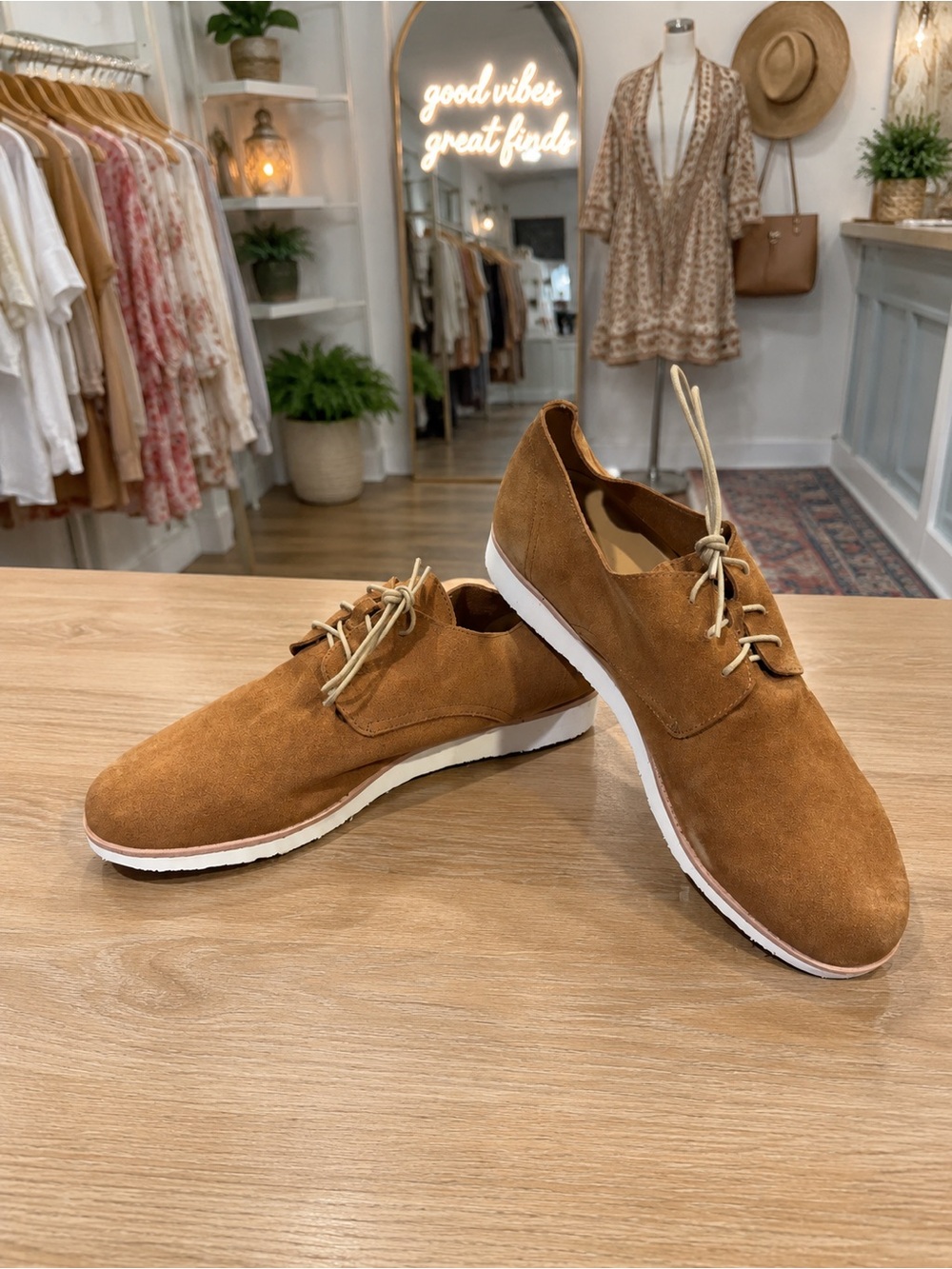 Nisolo Lightweight Flex Derby Tan Suede Shoes Men’s 10.5 NWT